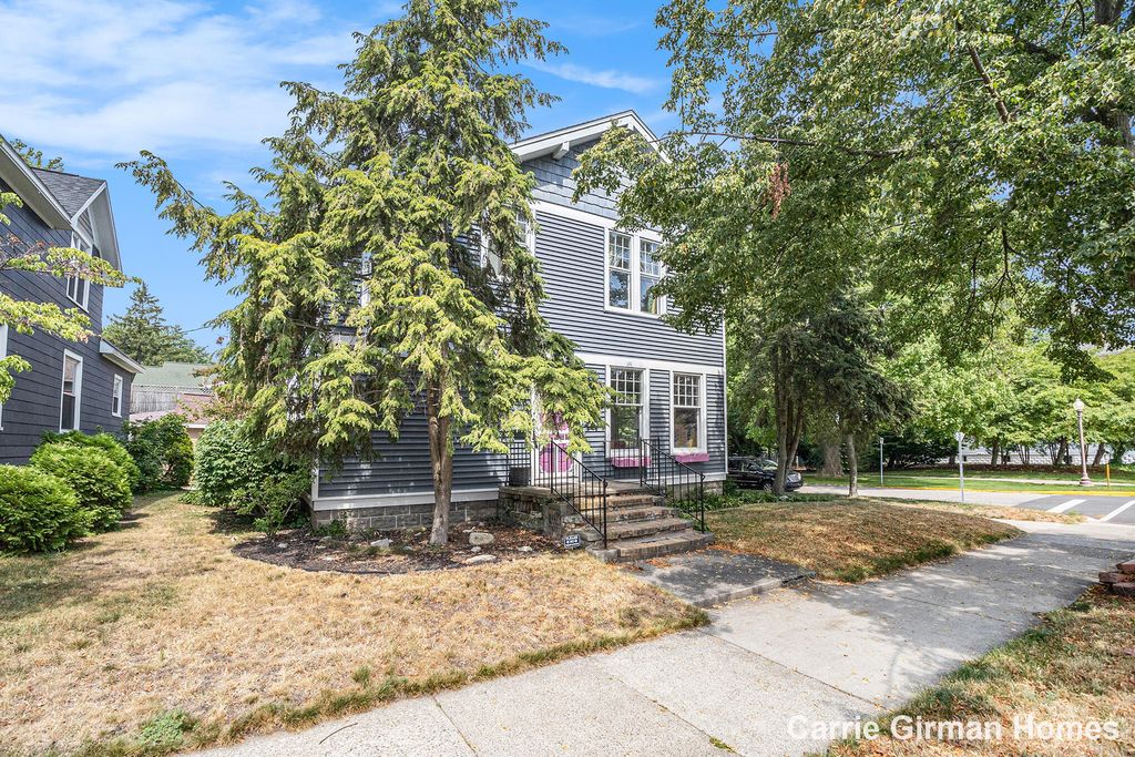 Photo of 201 S 5th Street, Grand Haven, MI 49417 (MLS # 25035696)