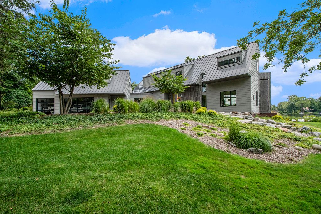 Photo of 1950 Robinson Road SE, East Grand Rapids, MI 49506 (MLS # 26006519)