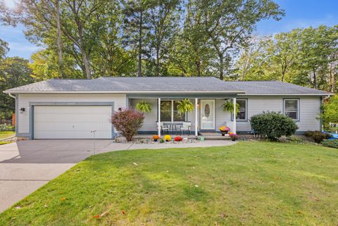Photo of 14111 Payne Forest Avenue, Grand Haven, MI 49417 (MLS # 25052855)