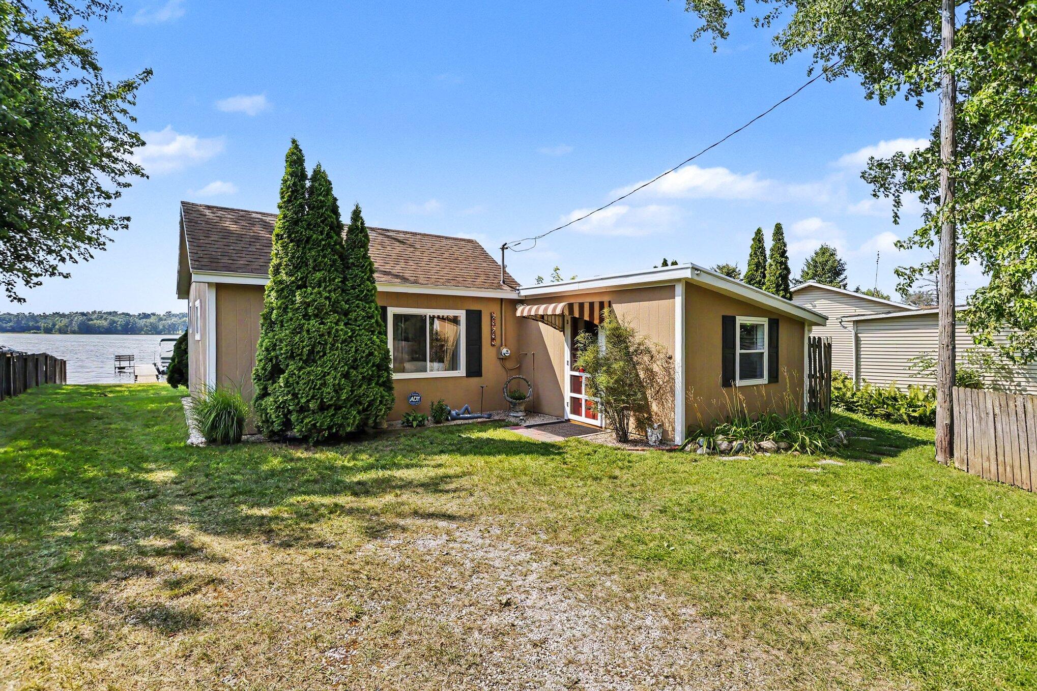 Photo 1 of 27 — 68695 Lake Court, Edwardsburg, MI 49112