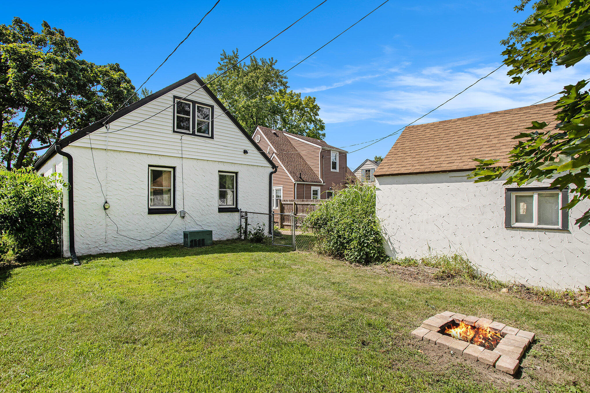 Battle Creek, Michigan 49015, United States, 2 Bedrooms Bedrooms, ,1 BathroomBathrooms,Residential,Pending,184084