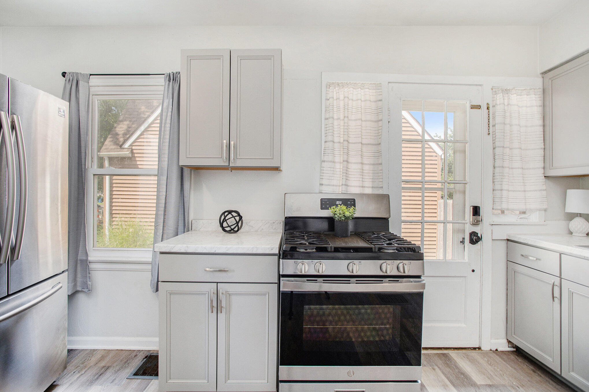 Battle Creek, Michigan 49015, United States, 2 Bedrooms Bedrooms, ,1 BathroomBathrooms,Residential,Pending,184084