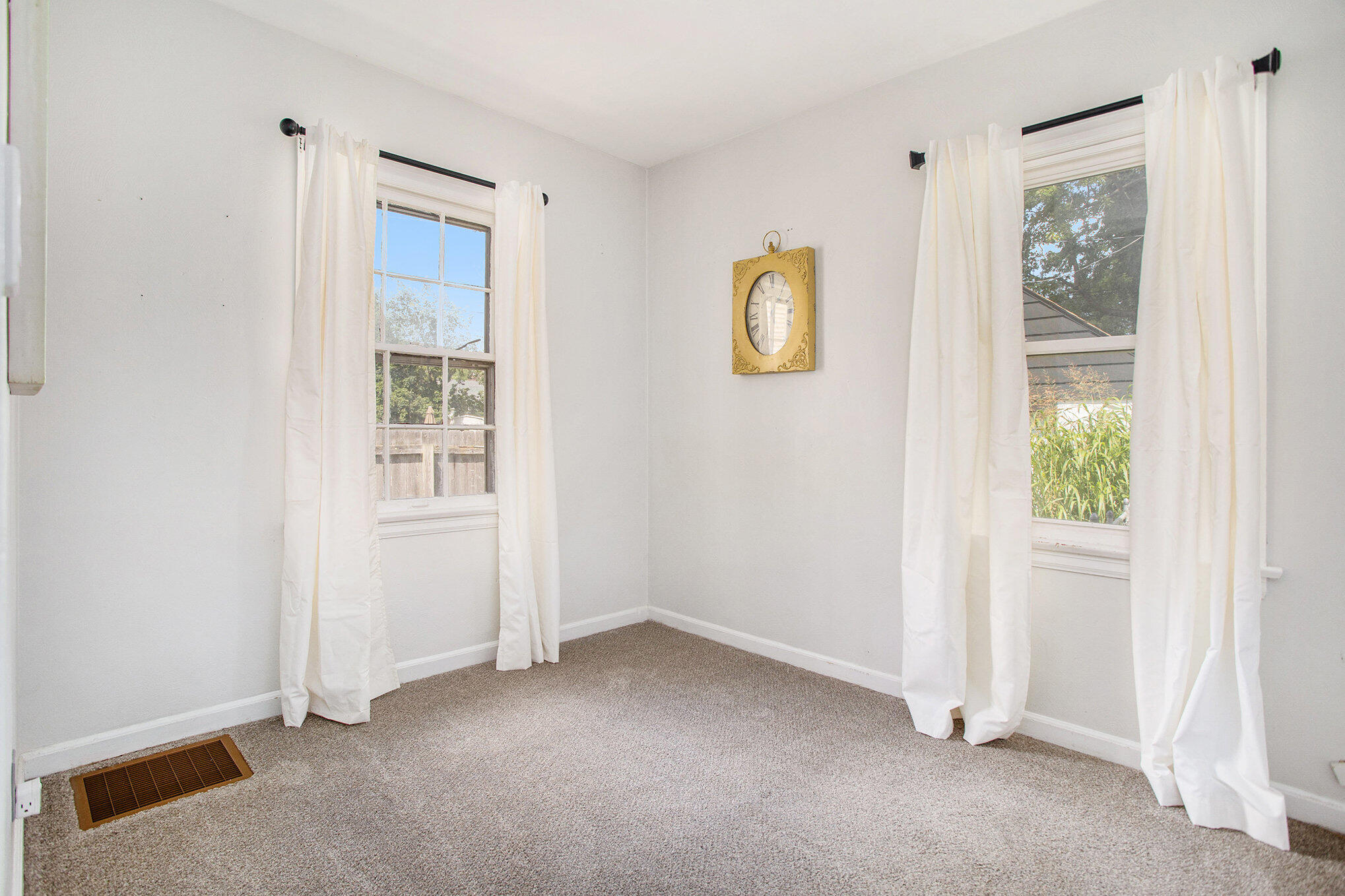 Battle Creek, Michigan 49015, United States, 2 Bedrooms Bedrooms, ,1 BathroomBathrooms,Residential,Pending,184084