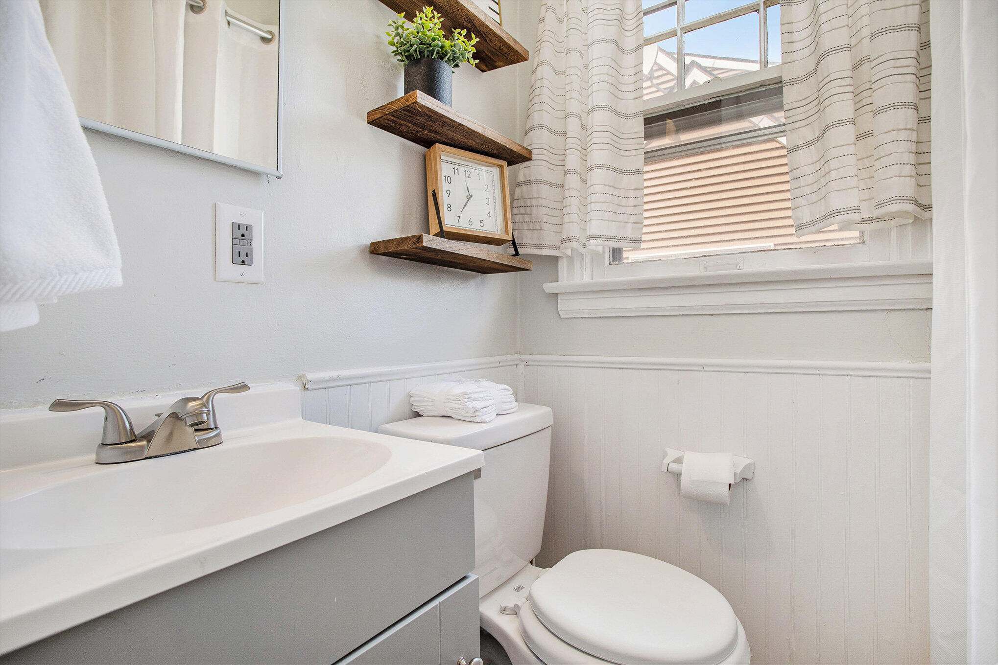 Battle Creek, Michigan 49015, United States, 2 Bedrooms Bedrooms, ,1 BathroomBathrooms,Residential,Pending,184084