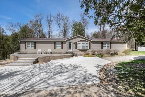 1499 N Apple Drive, White Cloud, MI 49349 - MLS#: 25019020