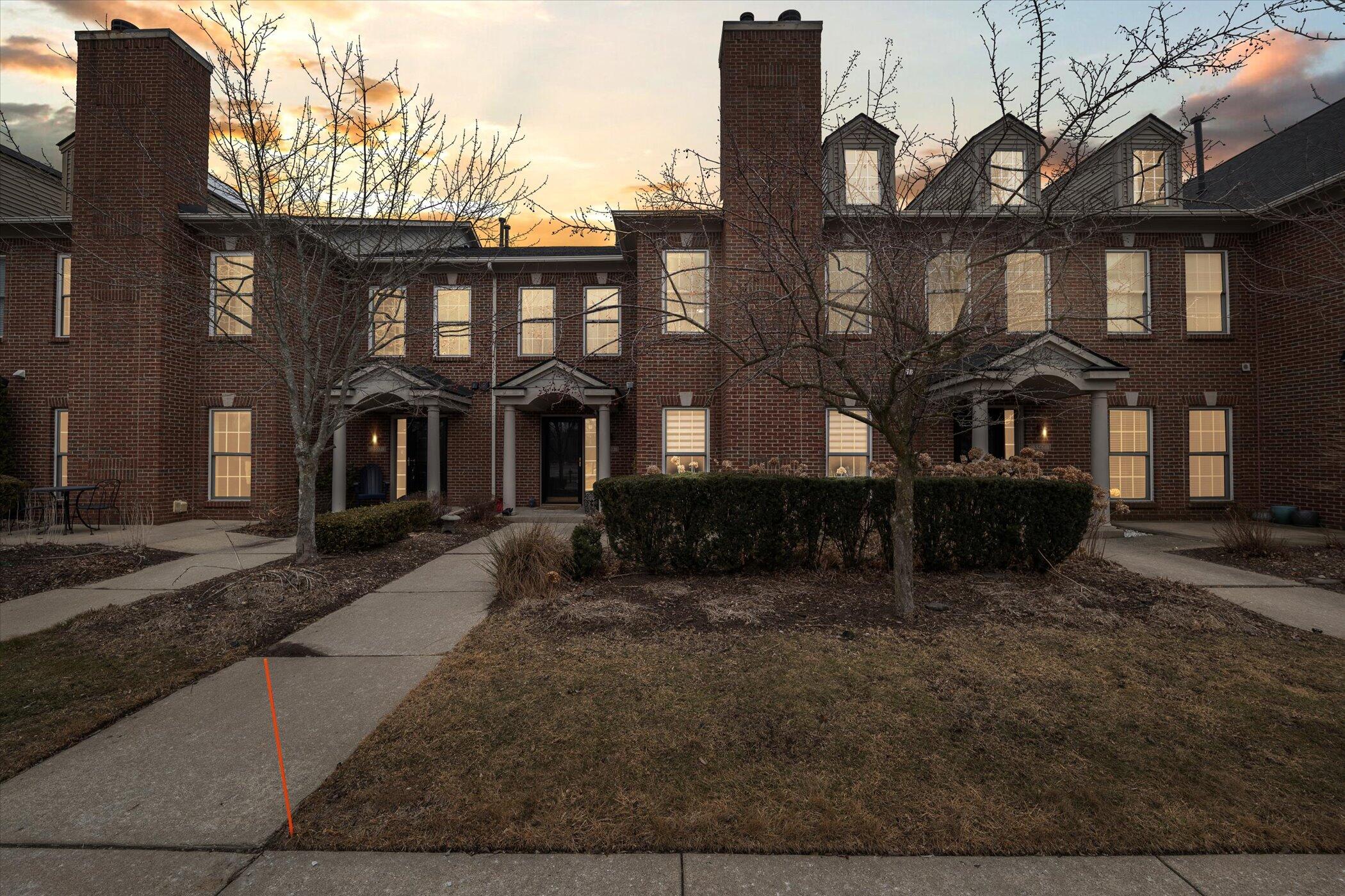 Ypsilanti, Michigan 48197, United States, 2 Bedrooms Bedrooms, ,3 BathroomsBathrooms,Residential,Pending,83830