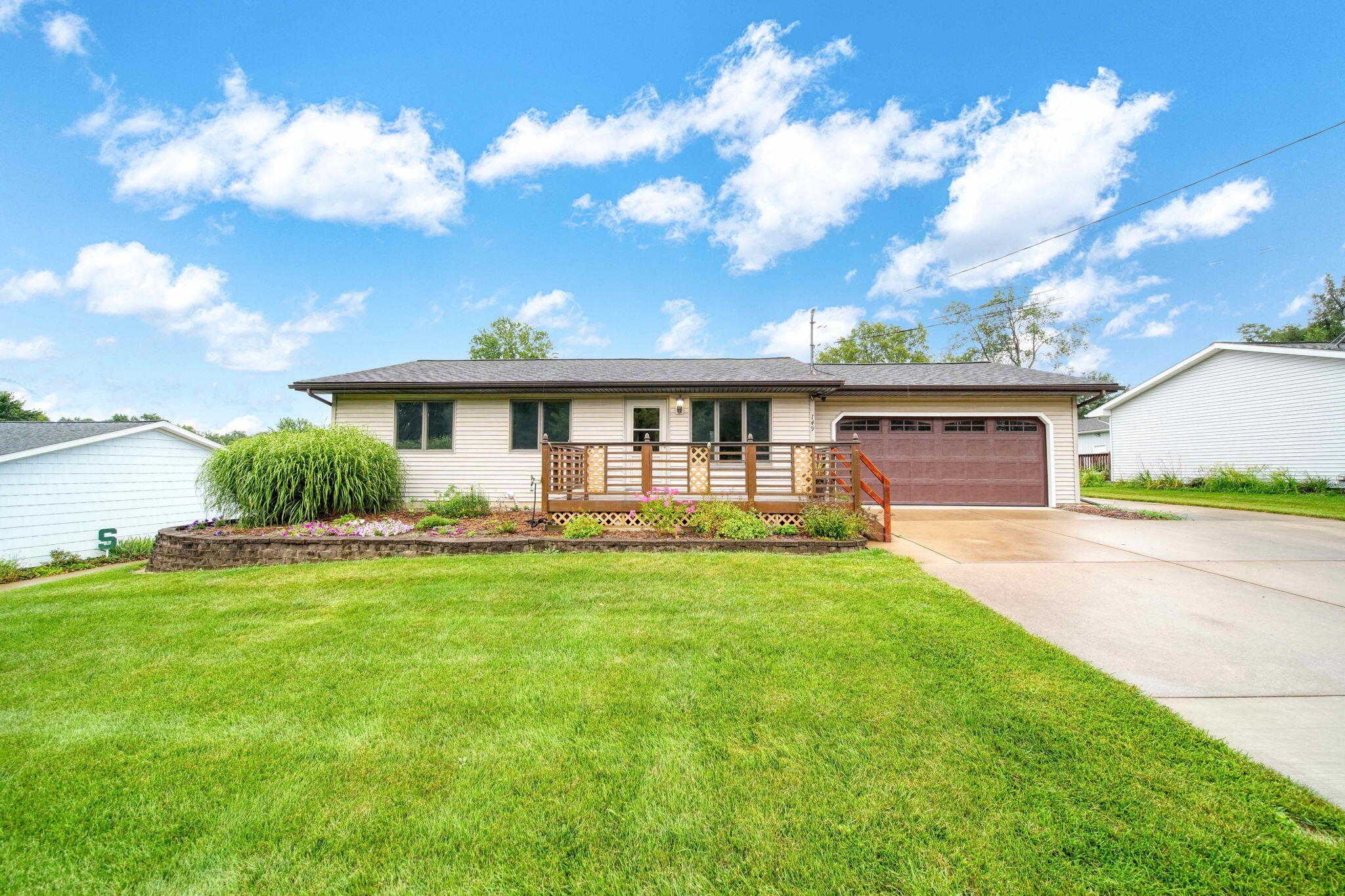 View Jackson, MI 49201 house
