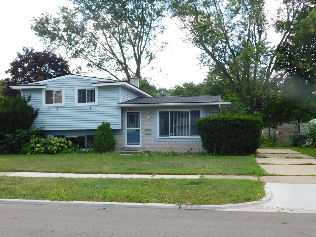 Photo of 2910 Marshall Street, Ann Arbor, MI 48108 (MLS # 26005959)