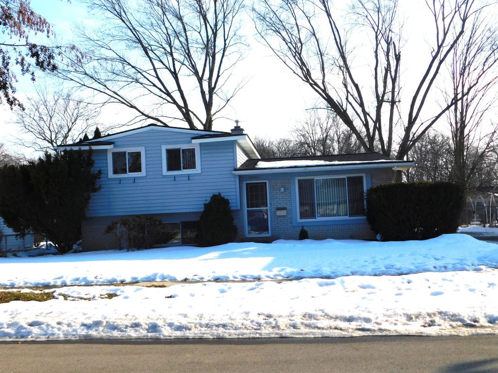 Photo of 2910 Marshall Street, Ann Arbor, MI 48108 (MLS # 26005959)