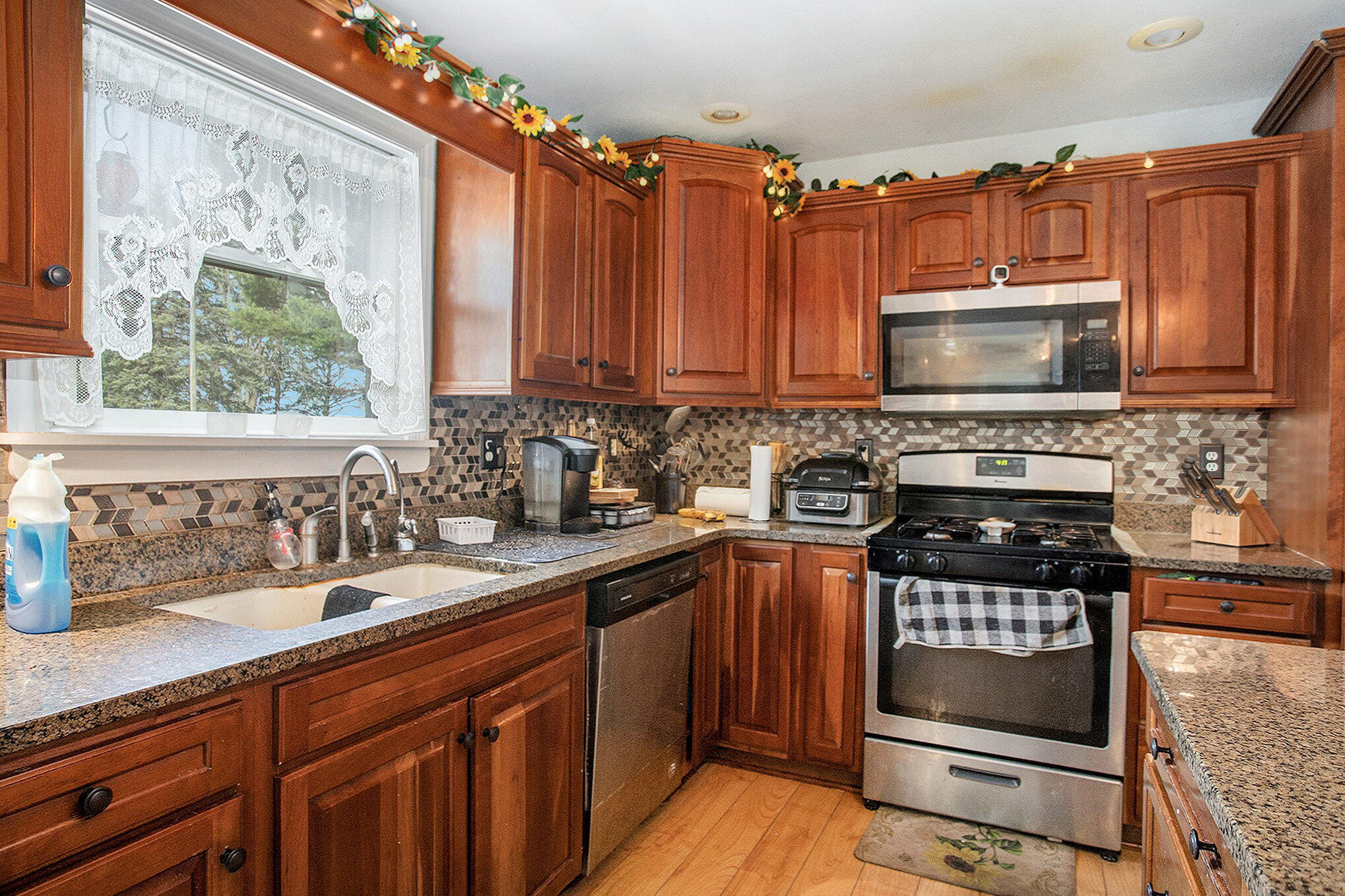 Sturgis, Michigan 49091, United States, 4 Bedrooms Bedrooms, ,2 BathroomsBathrooms,Residential,Active,121147