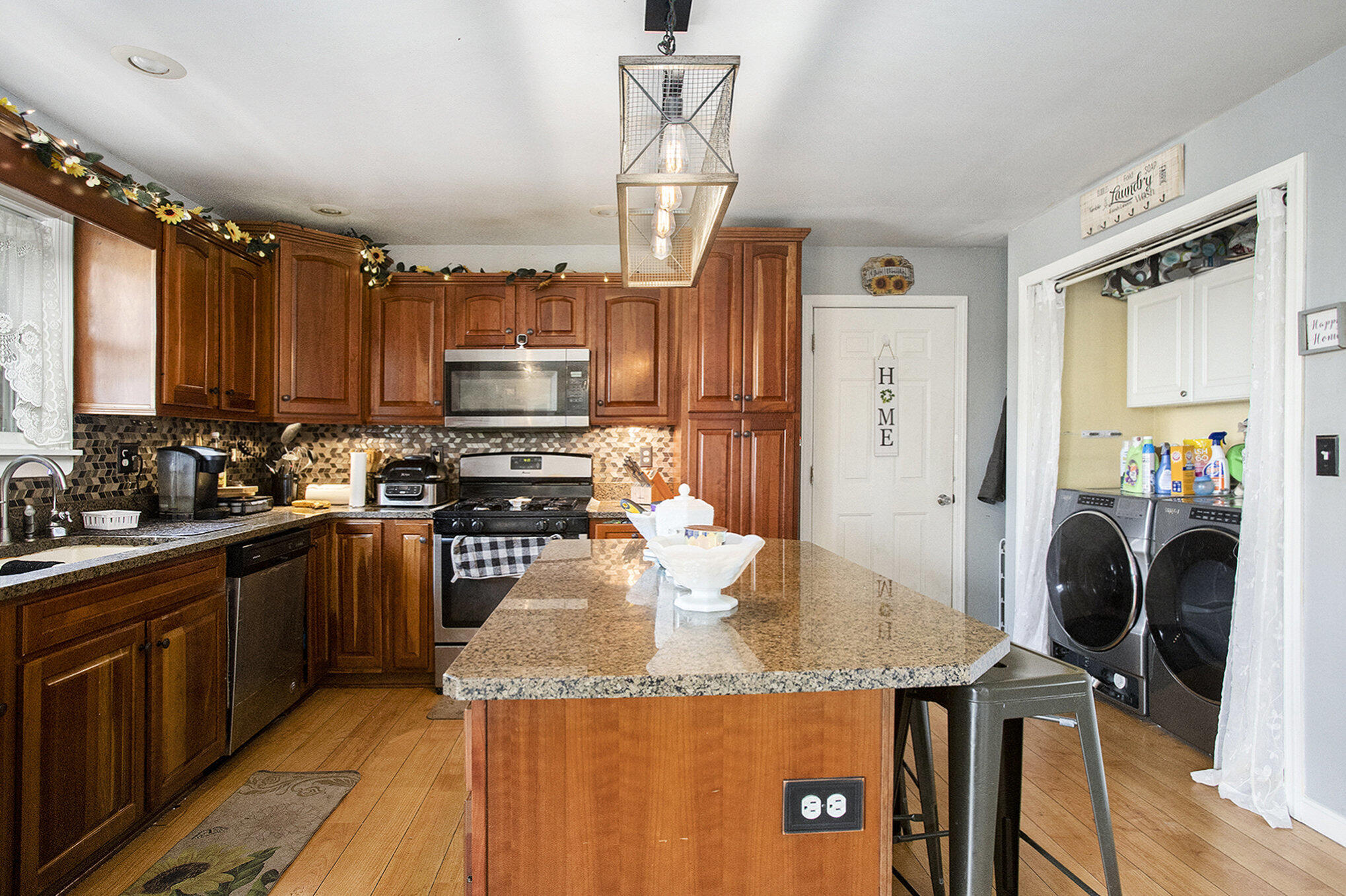 Sturgis, Michigan 49091, United States, 4 Bedrooms Bedrooms, ,2 BathroomsBathrooms,Residential,Active,121147