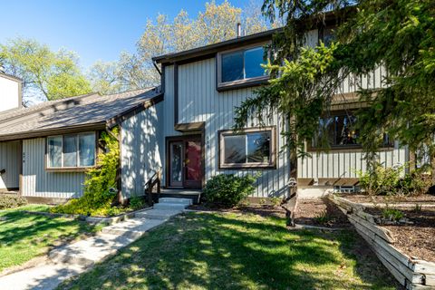 568 Foxboro Square, Brighton, MI 48116 - MLS#: 25019424