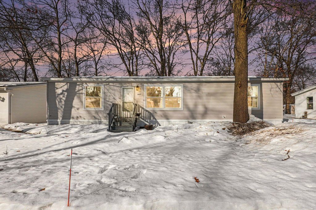 Photo of 3977 Commodore Lane, Muskegon, MI 49442 (MLS # 26005744)