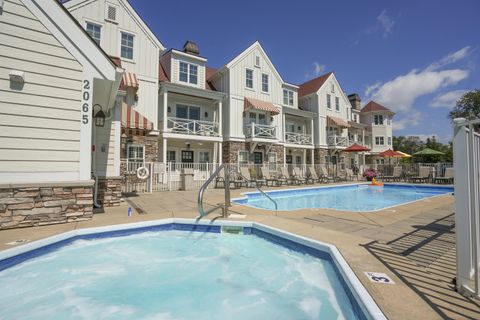 Condominium in Holland MI 2057 Lake Street.jpg