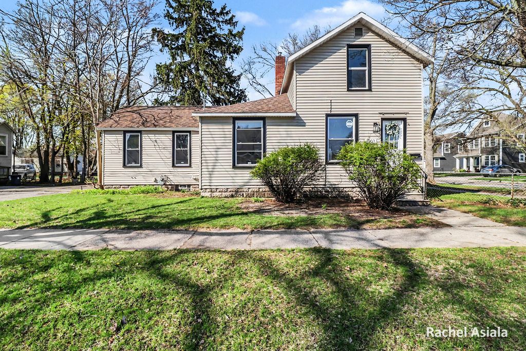 Photo of 1203 4th Street, Muskegon, MI 49441 (MLS # 26022116)