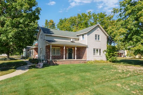 Photo of 508 N Van Buren Street, Bloomingdale, MI 49026 (MLS # 25047871)