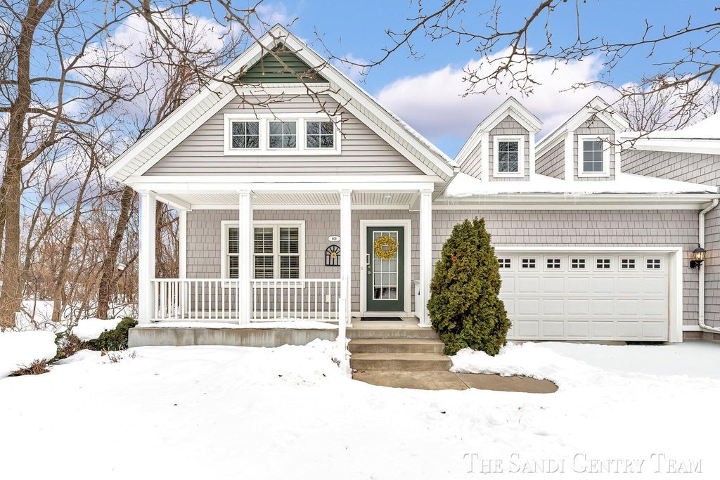 Photo of 601 Lakeview Lane #1, Spring Lake, MI 49456 (MLS # 26005215)