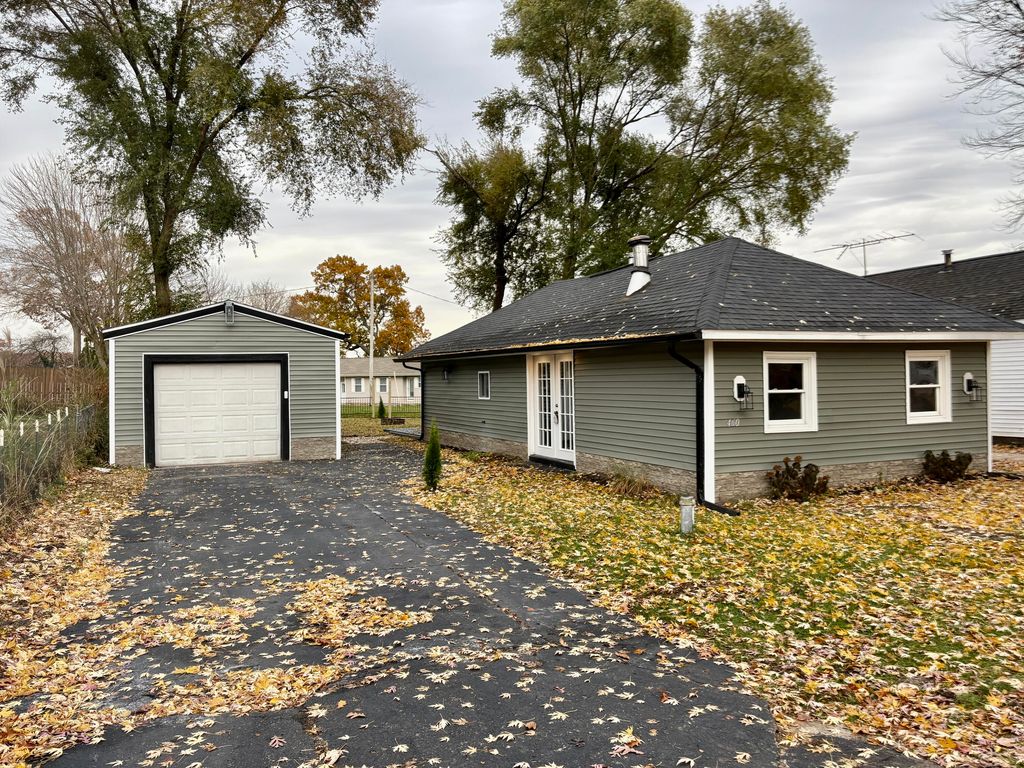 Photo of 460 Hazel Court, Muskegon, MI 49442 (MLS # 25057920)