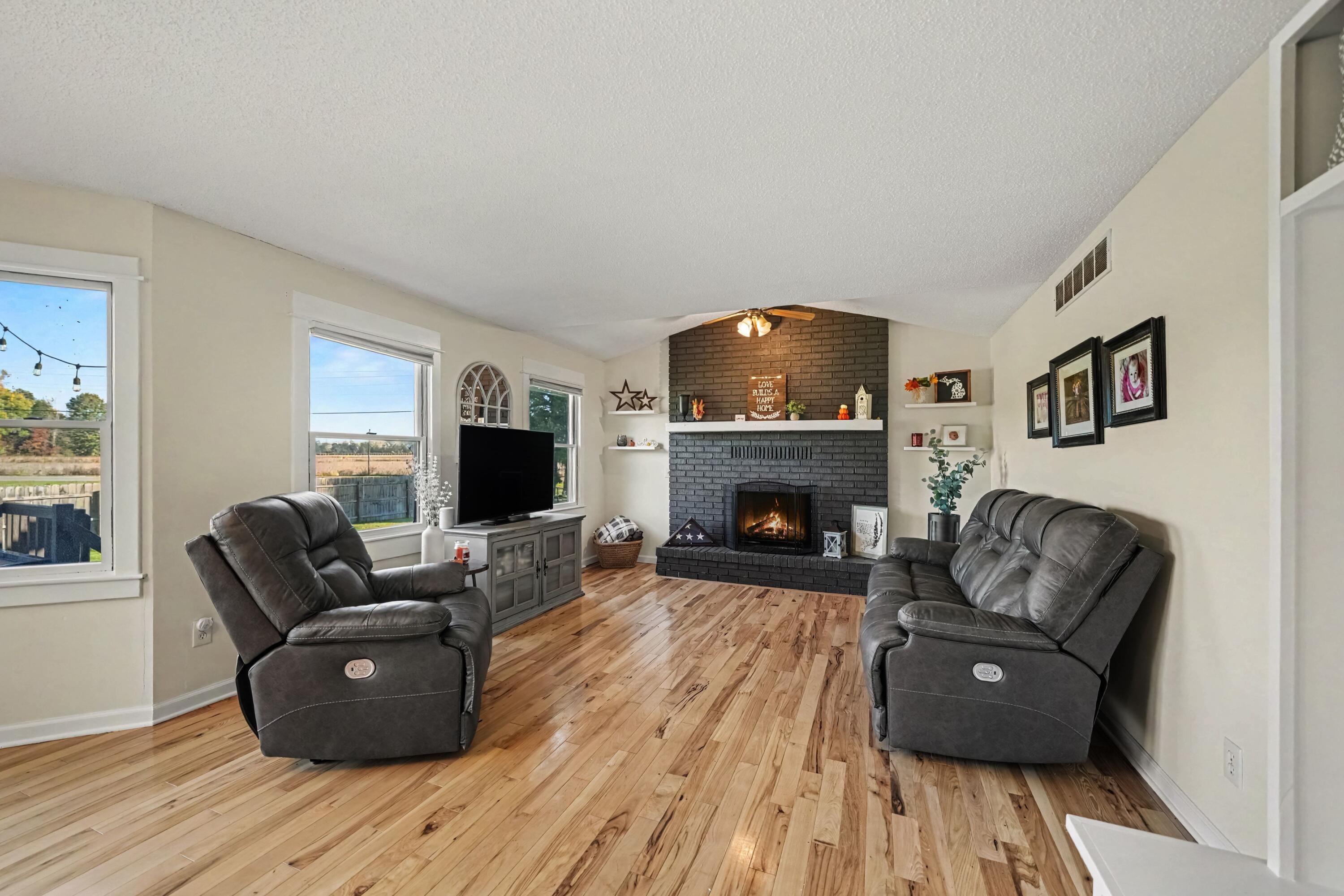 2193 Anderson Circle
