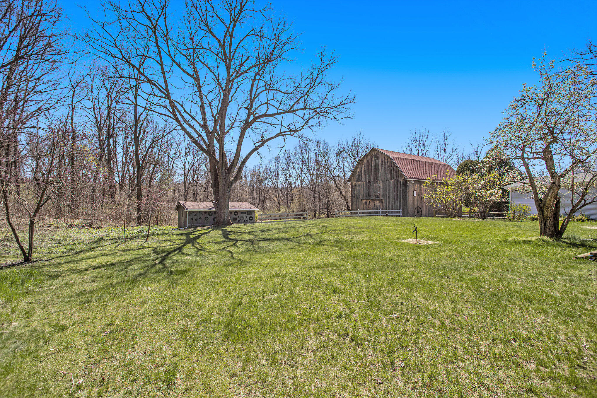 Hickory Corners, Michigan 49060, United States, 3 Bedrooms Bedrooms, ,3 BathroomsBathrooms,Residential,Pending,57583