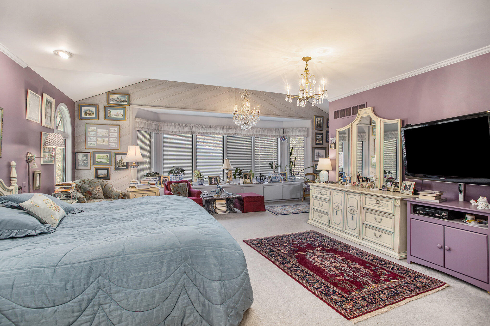 Hickory Corners, Michigan 49060, United States, 3 Bedrooms Bedrooms, ,3 BathroomsBathrooms,Residential,Pending,57583