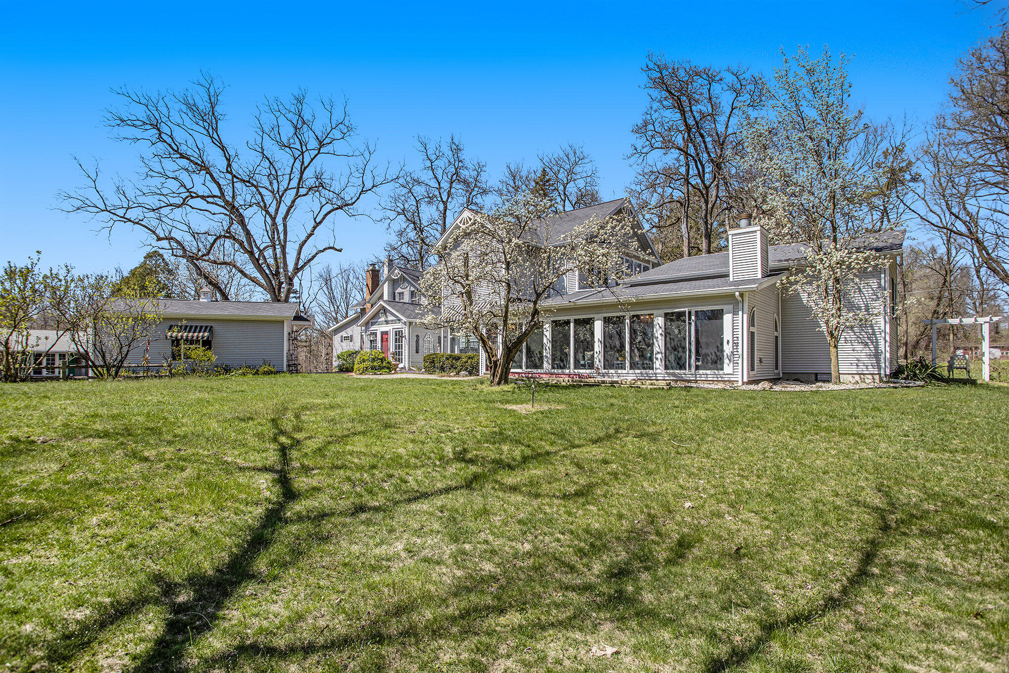 Hickory Corners, Michigan 49060, United States, 3 Bedrooms Bedrooms, ,3 BathroomsBathrooms,Residential,Pending,57583