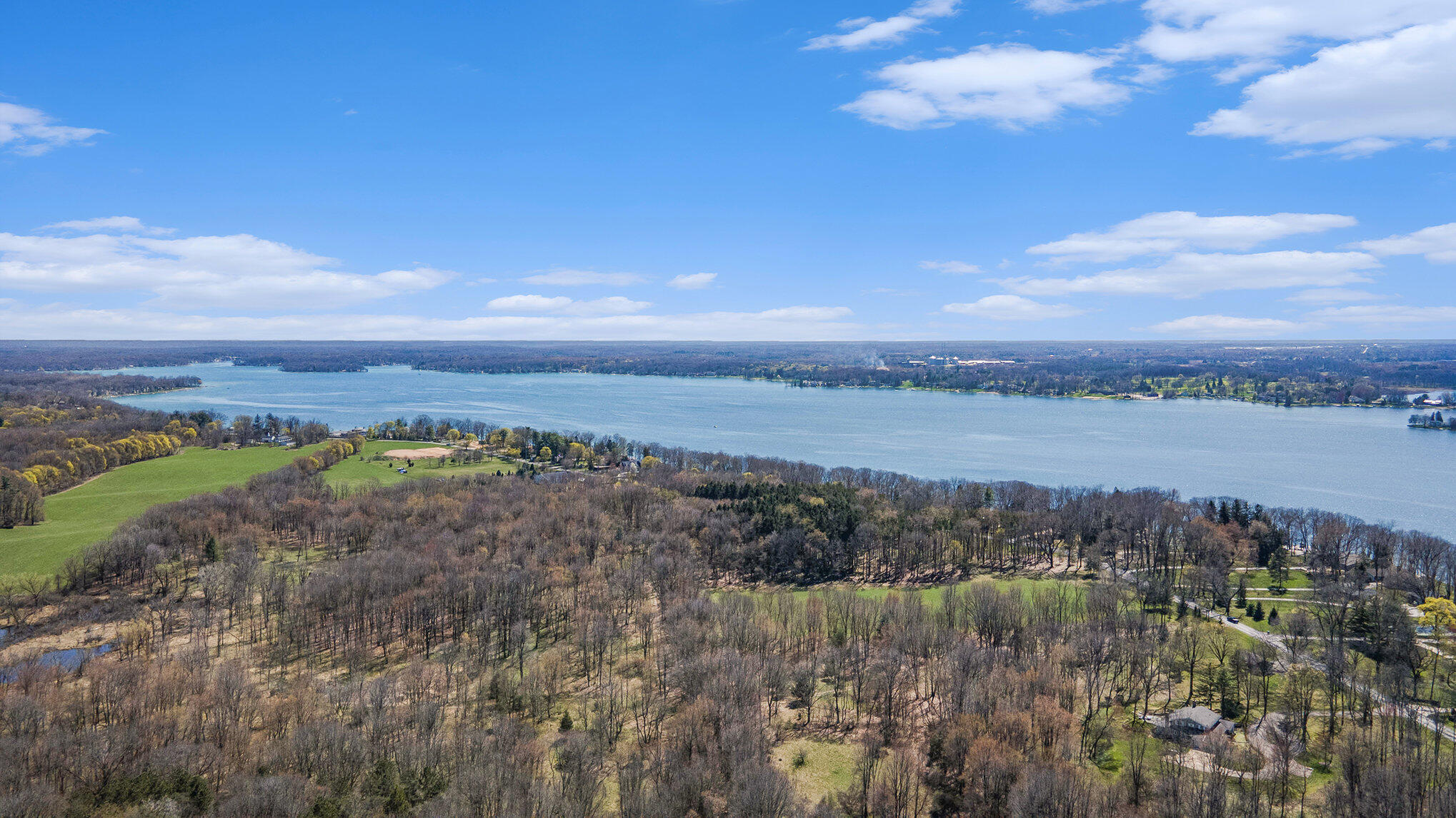 Hickory Corners, Michigan 49060, United States, 3 Bedrooms Bedrooms, ,3 BathroomsBathrooms,Residential,Pending,57583