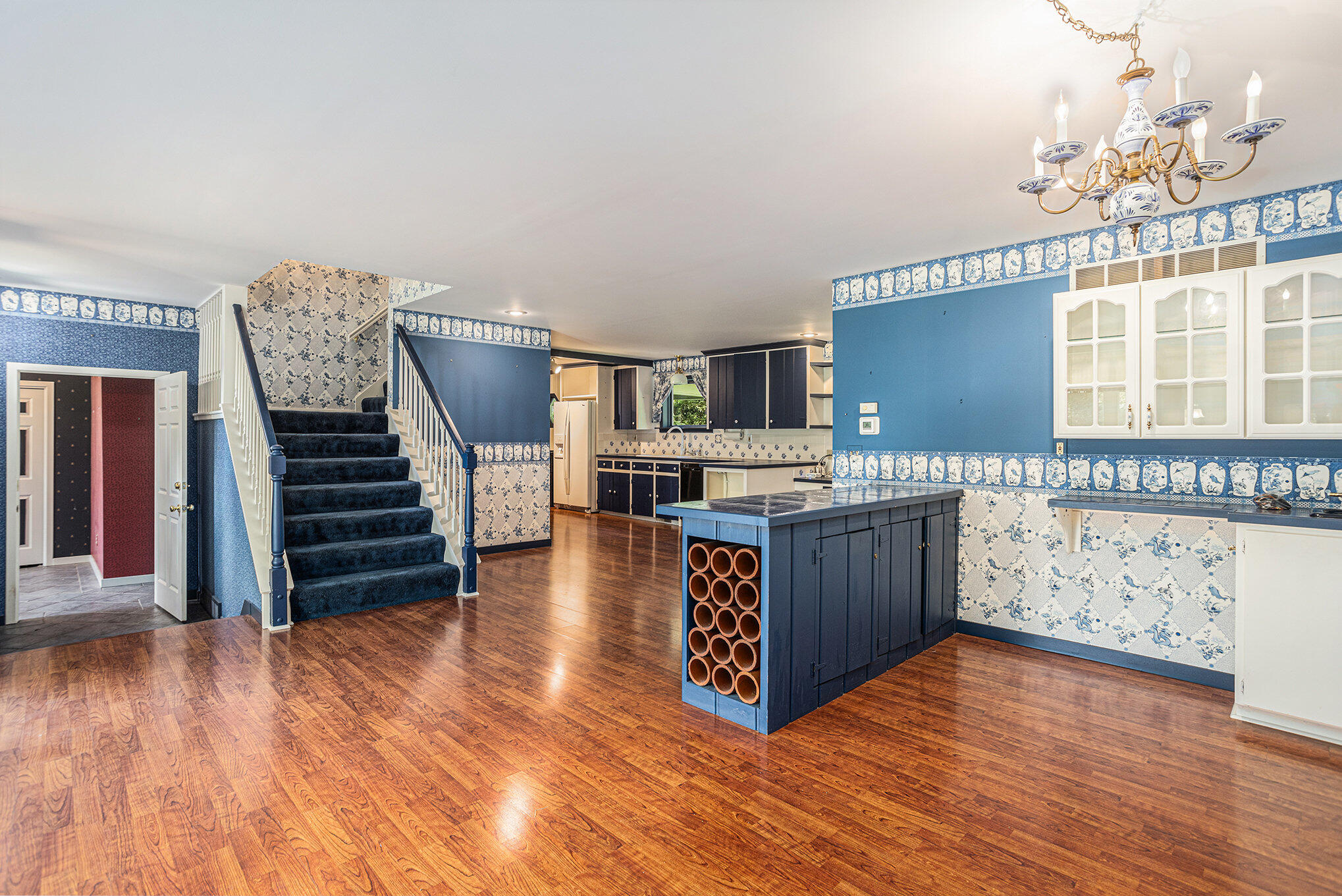 Hickory Corners, Michigan 49060, United States, 3 Bedrooms Bedrooms, ,3 BathroomsBathrooms,Residential,Pending,57583