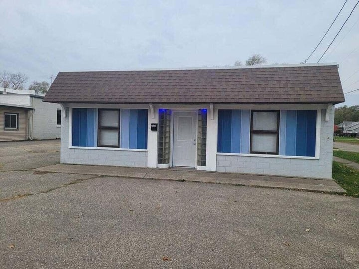 Photo 1 of 12 — 2421 Clyde Park Avenue SW, Wyoming, MI 49509