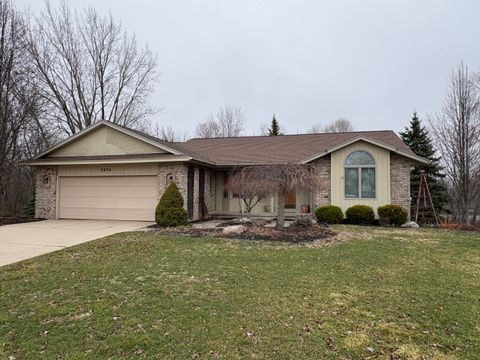 Photo of 2370 Pheasant Avenue NW, Grand Rapids, MI 49534 (MLS # 26009292)