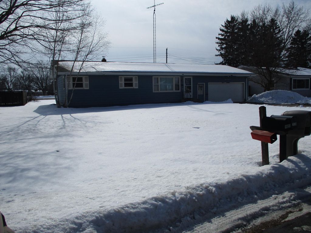 Photo of 1636 S Cherry Drive, Stevensville, MI 49127 (MLS # 26005282)