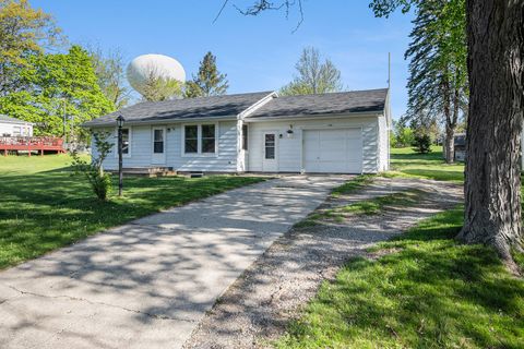 445 E Cherry Street, Fremont, MI 49412 - MLS#: 25021488