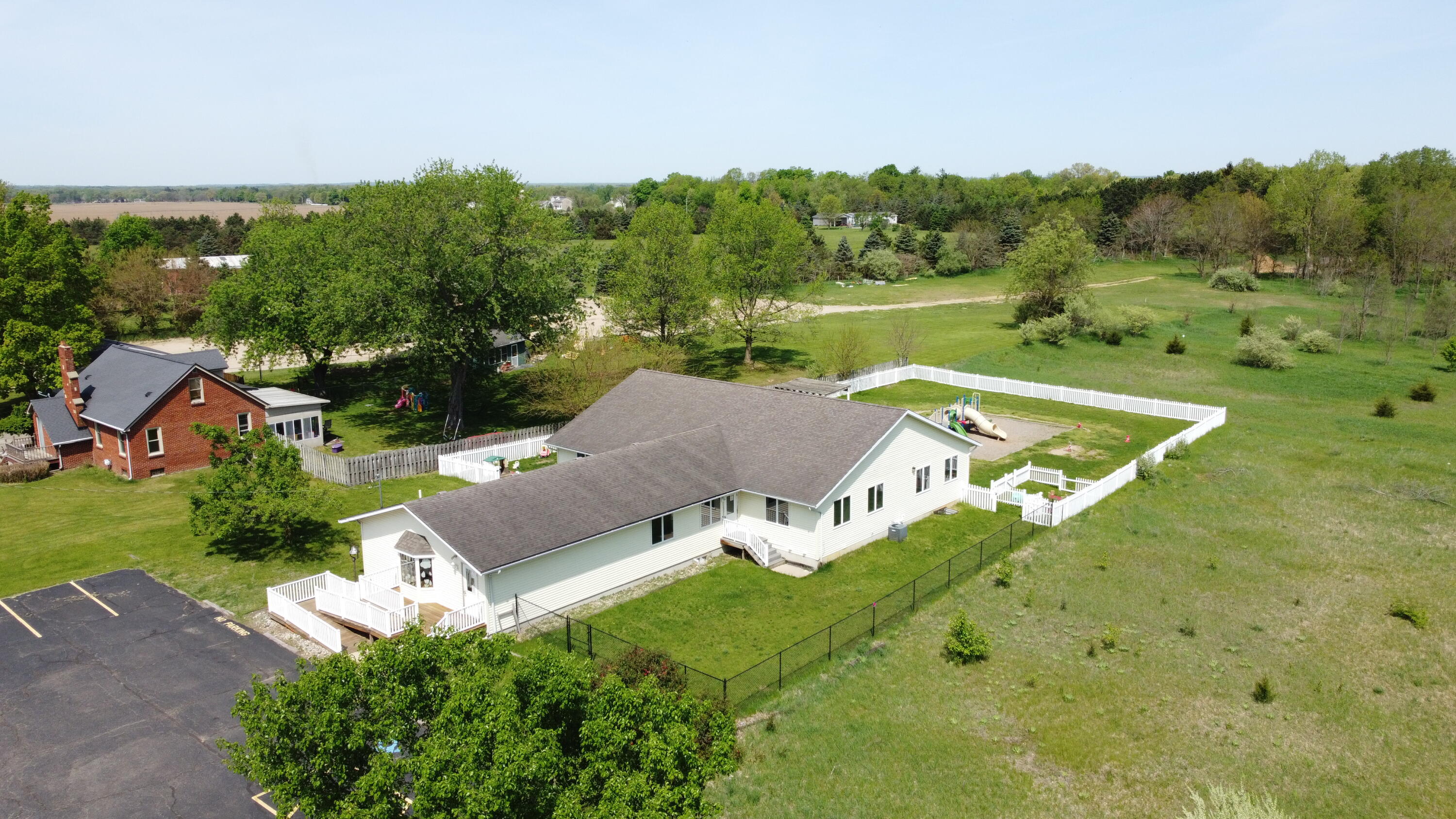 29480 E Red Arrow Hwy, Paw Paw, MI 49079