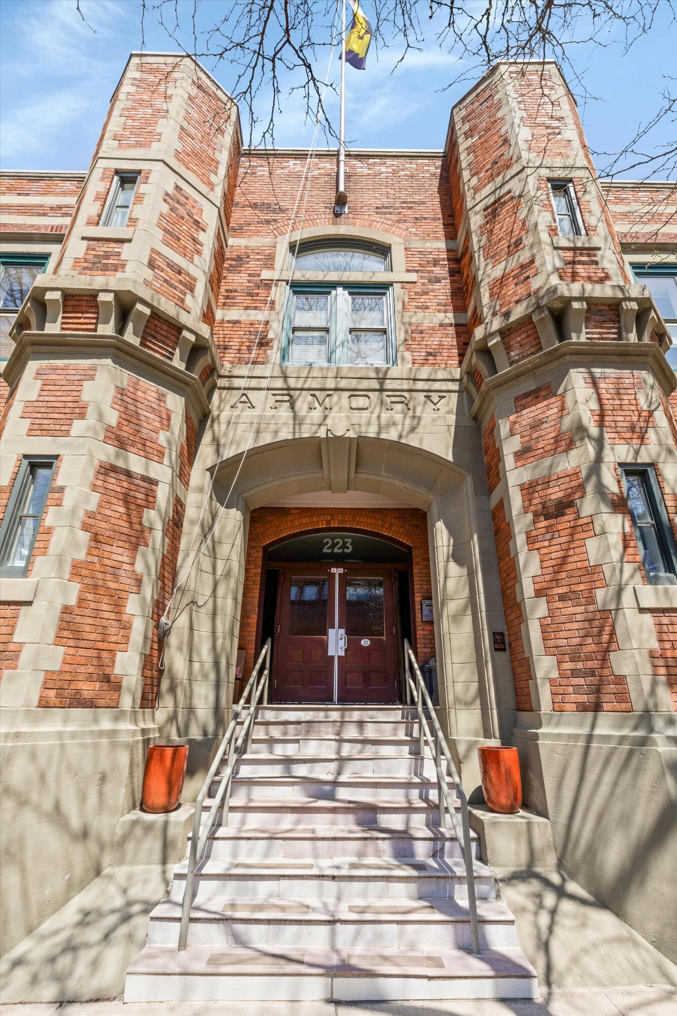 223 E Ann Street
