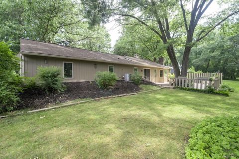 Single Family Residence in Grand Rapids MI 7690 Cahoon Drive 34.jpg