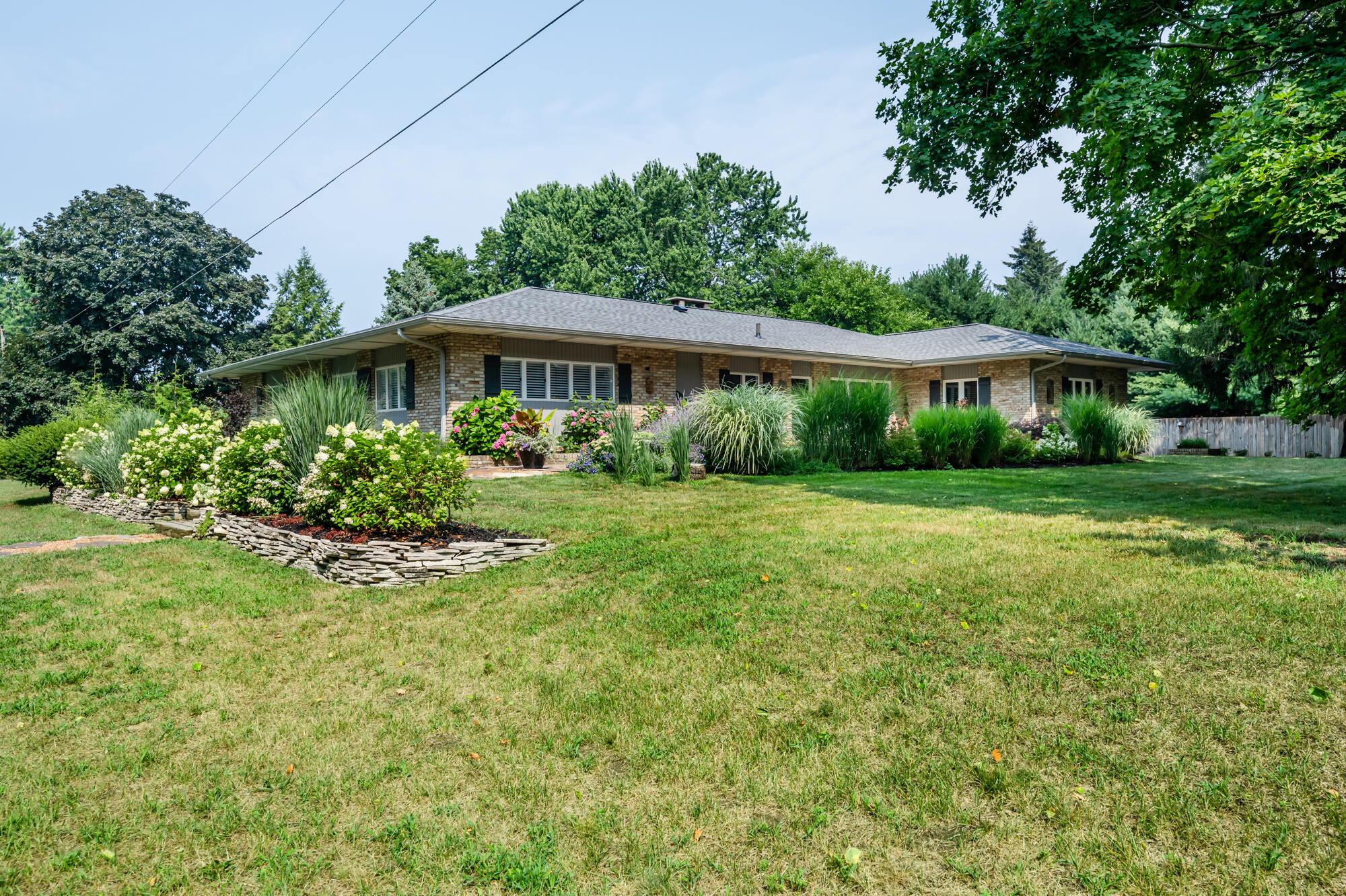 2585 Lake Bluff Terrace