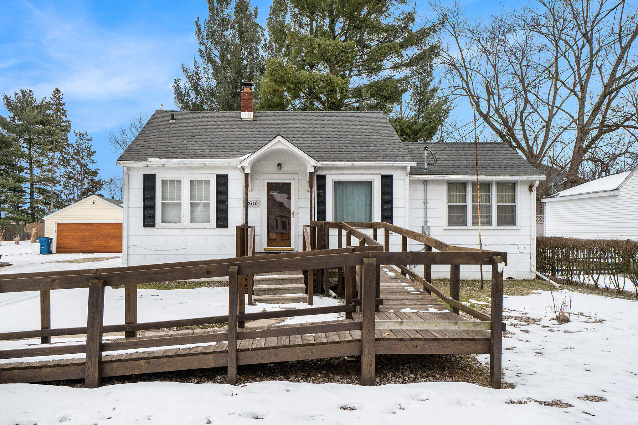 Kalamazoo, Michigan 49048, United States, 2 Bedrooms Bedrooms, ,1 BathroomBathrooms,Residential,Pending,4455