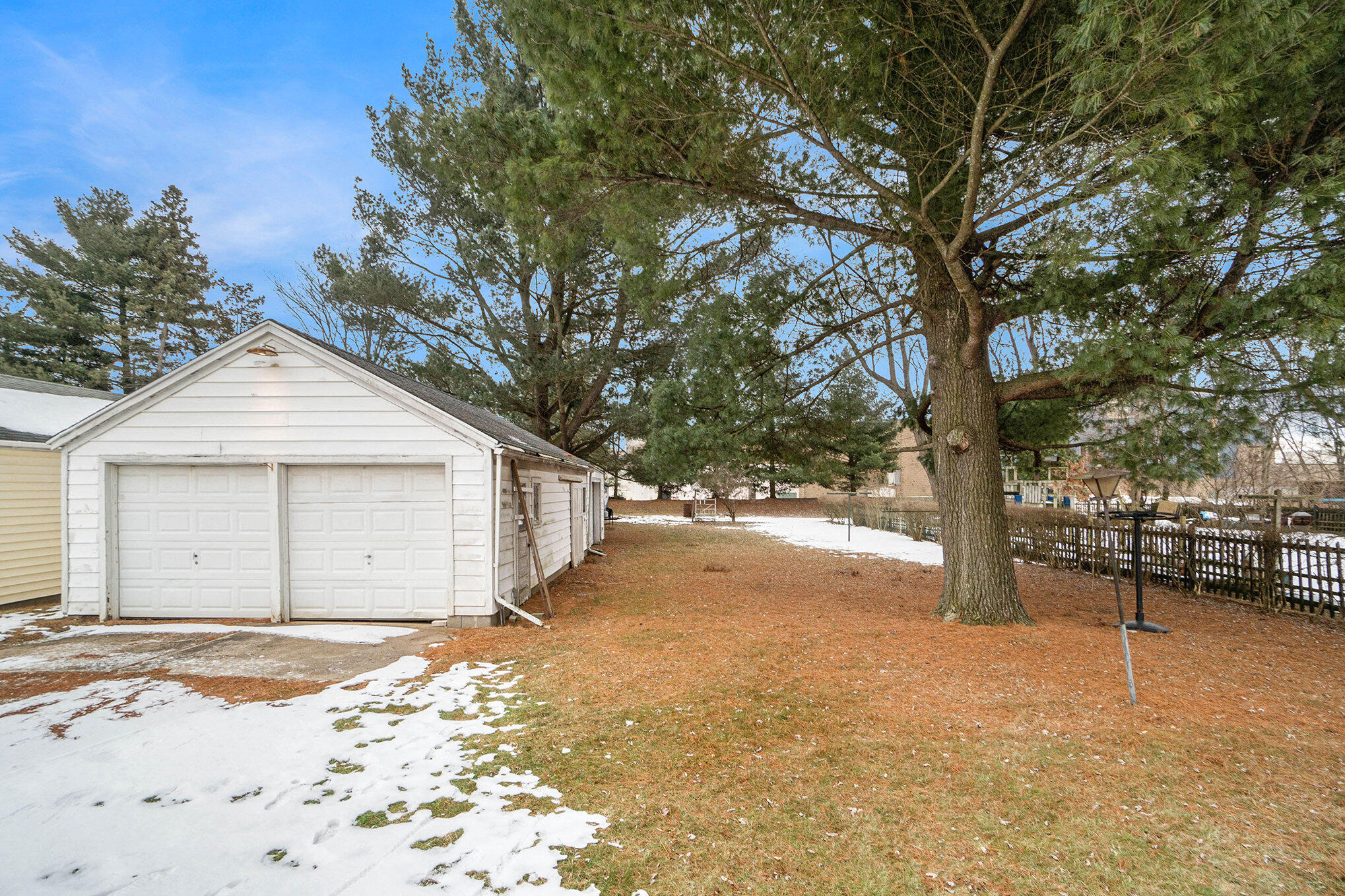 Kalamazoo, Michigan 49048, United States, 2 Bedrooms Bedrooms, ,1 BathroomBathrooms,Residential,Pending,4455