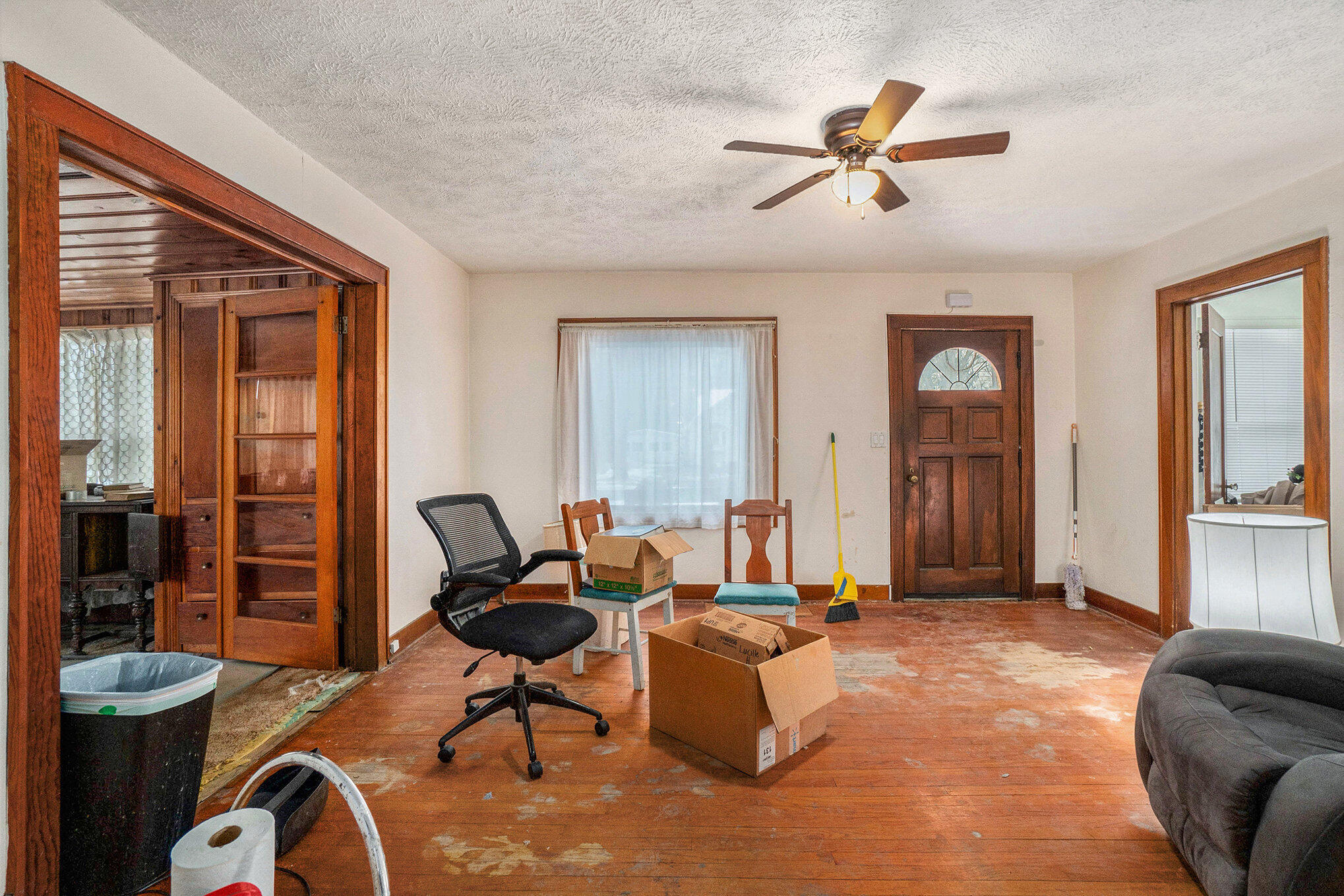 Kalamazoo, Michigan 49048, United States, 2 Bedrooms Bedrooms, ,1 BathroomBathrooms,Residential,Pending,4455