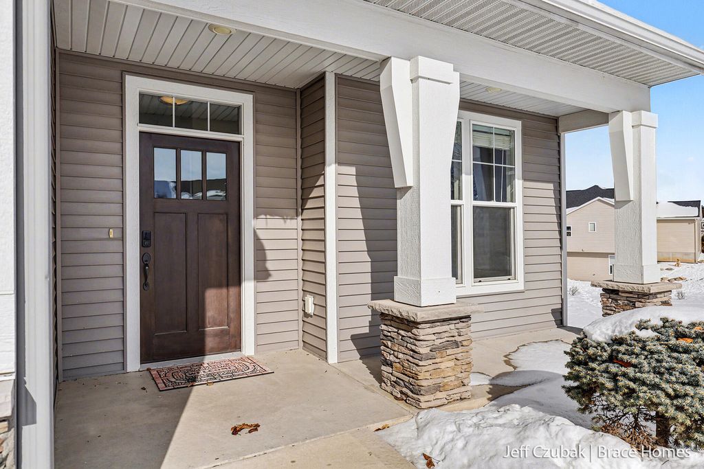 Photo of 6737 Windsor Ridge Court NE #8, Rockford, MI 49341 (MLS # 26005978)