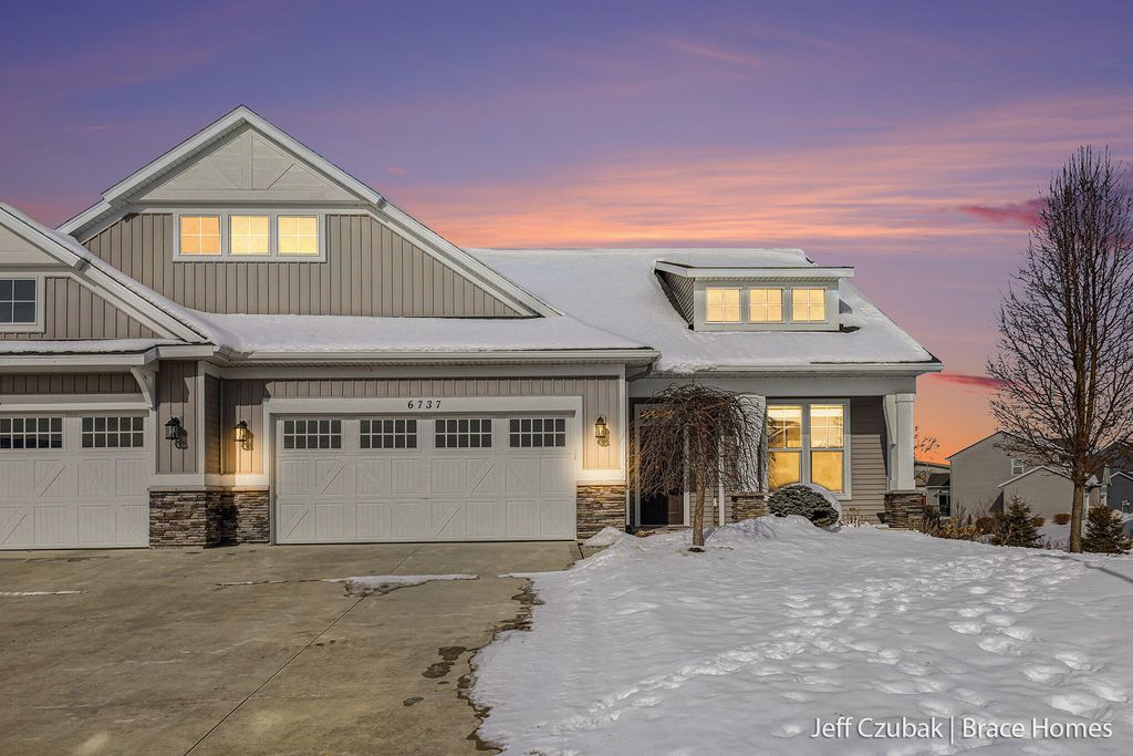 Photo of 6737 Windsor Ridge Court NE #8, Rockford, MI 49341 (MLS # 26005978)