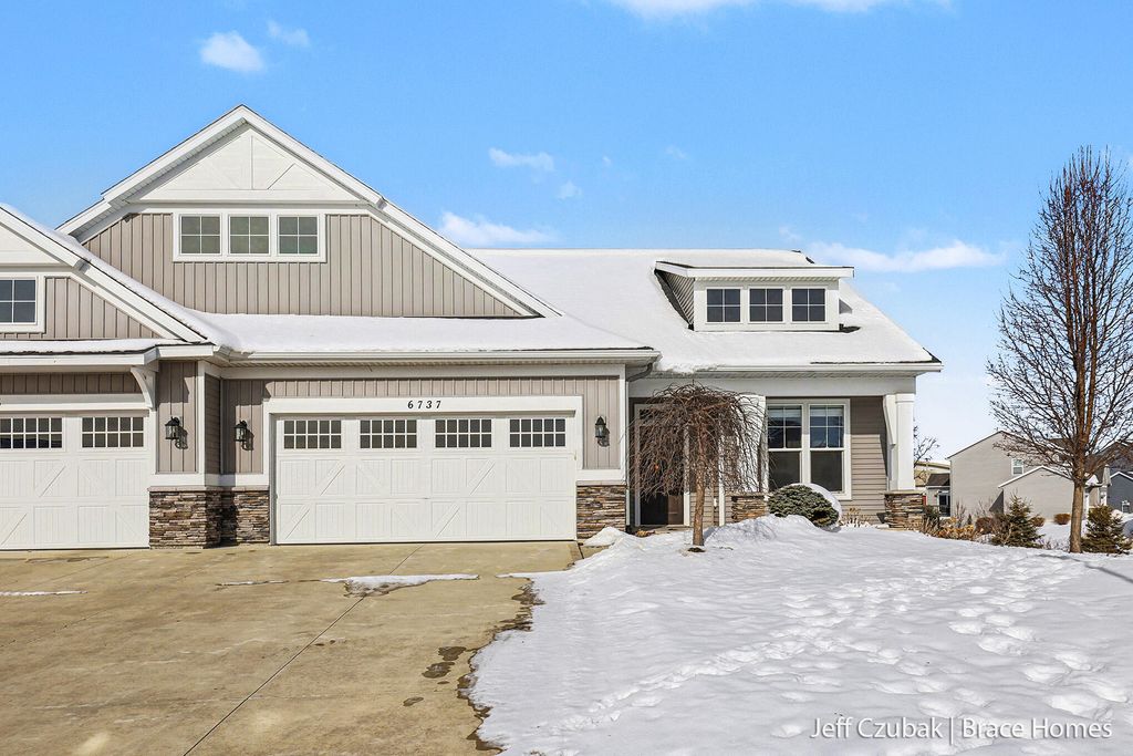 Photo of 6737 Windsor Ridge Court NE #8, Rockford, MI 49341 (MLS # 26005978)