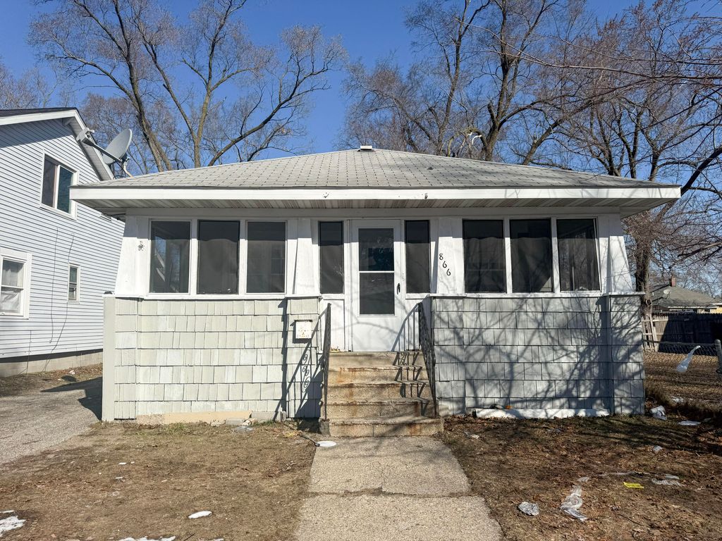 Photo of 866 Fleming Avenue, Muskegon, MI 49442 (MLS # 26016232)