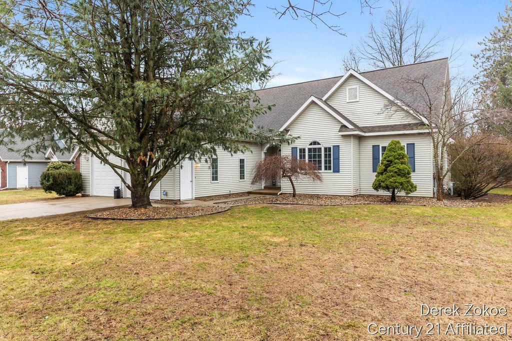 Photo of 1816 Tiffany Shores Court, Holland, MI 49424 (MLS # 26008751)