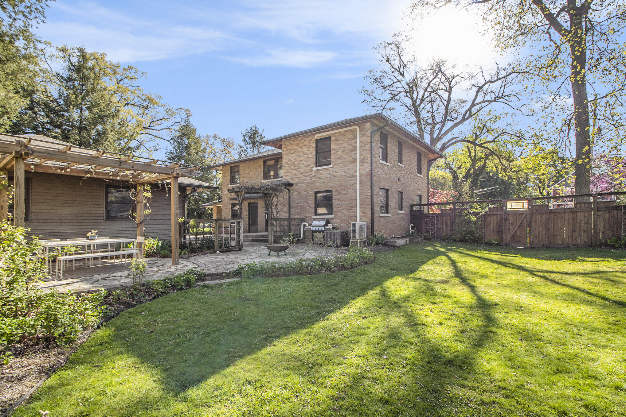 Kalamazoo, Michigan 49008, United States, 4 Bedrooms Bedrooms, ,3 BathroomsBathrooms,Residential,Active,128415