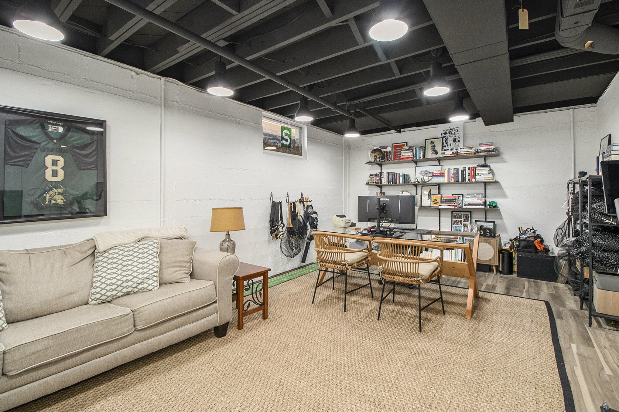 Kalamazoo, Michigan 49008, United States, 4 Bedrooms Bedrooms, ,3 BathroomsBathrooms,Residential,Active,128415