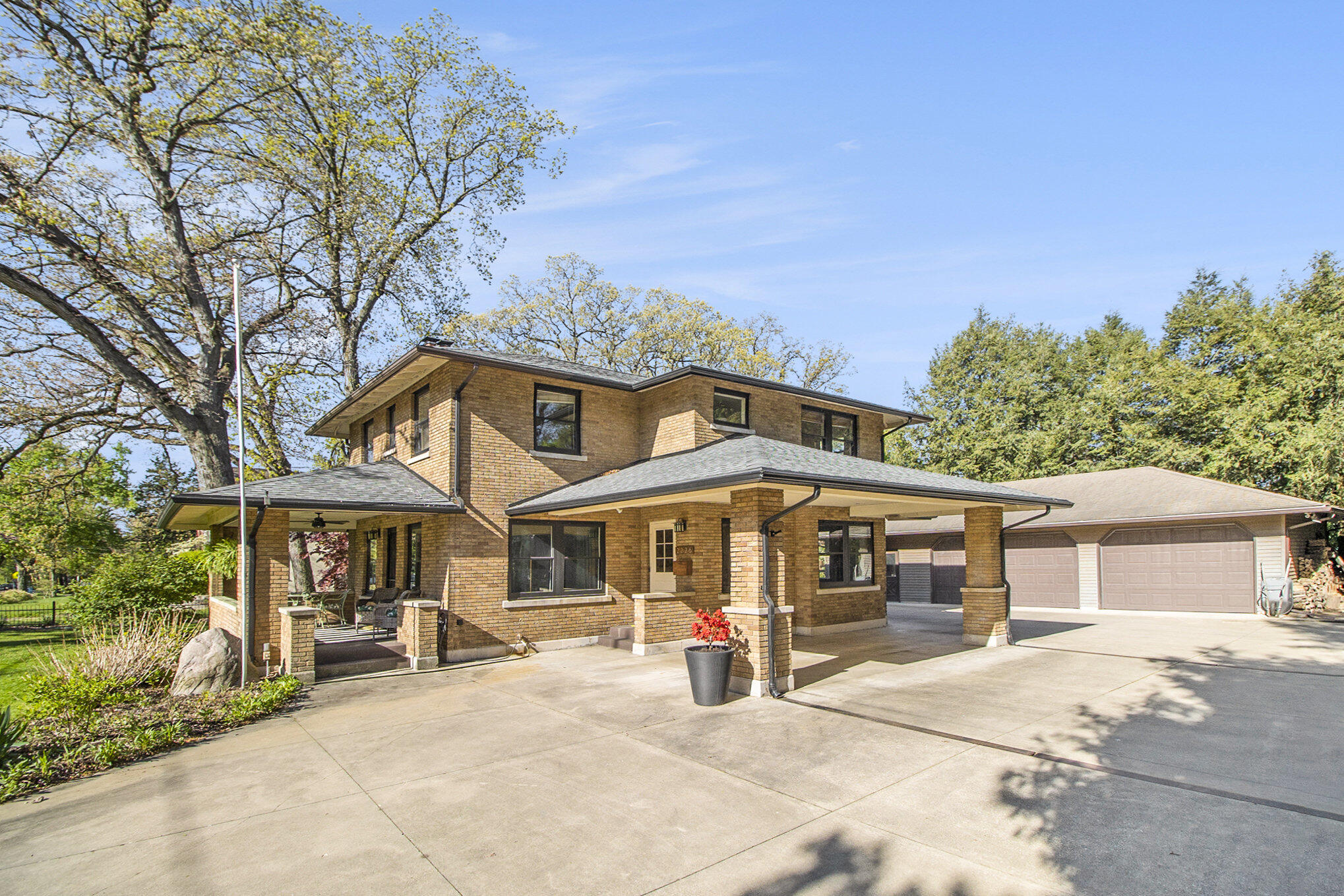 Kalamazoo, Michigan 49008, United States, 4 Bedrooms Bedrooms, ,3 BathroomsBathrooms,Residential,Active,128415