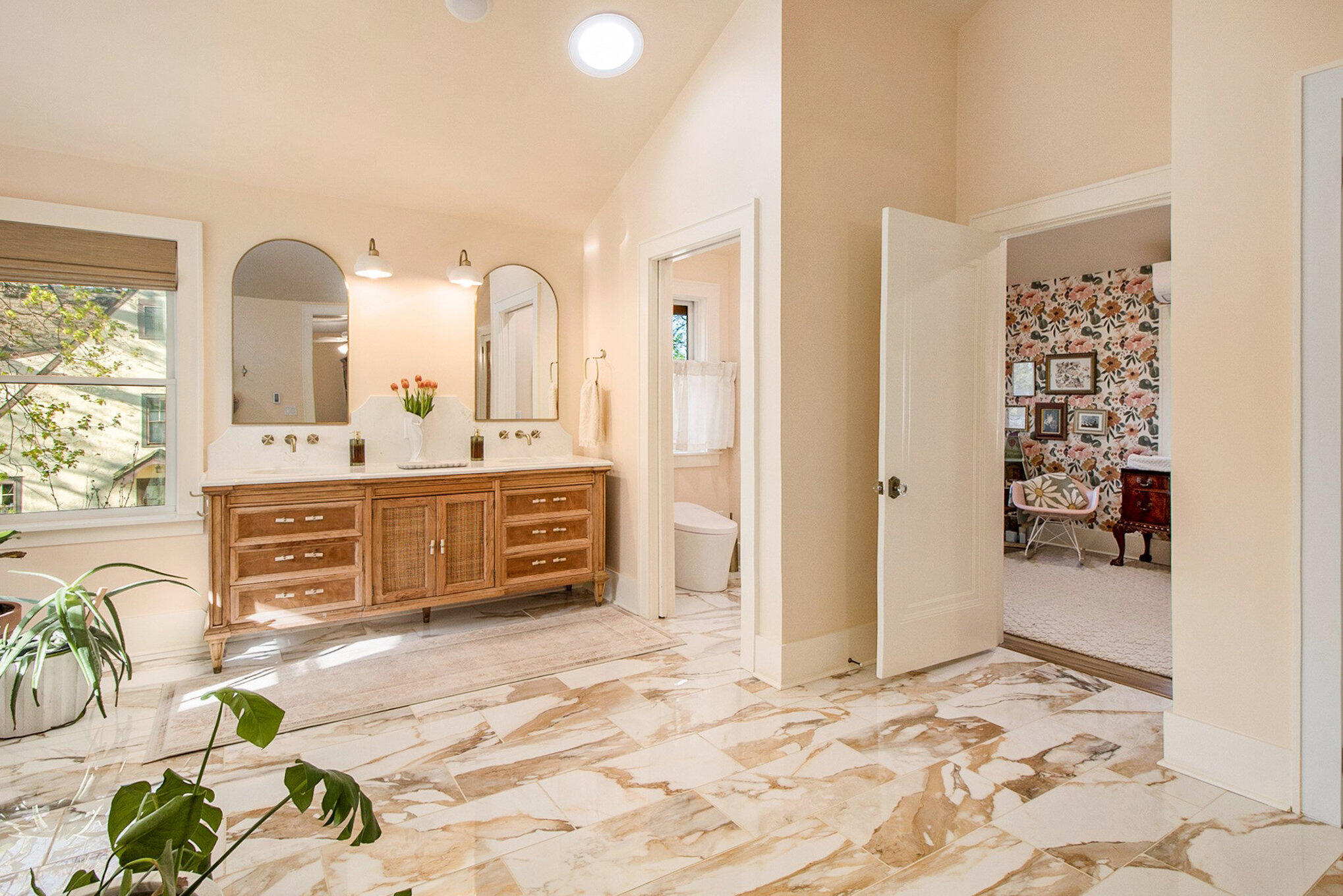 Kalamazoo, Michigan 49008, United States, 4 Bedrooms Bedrooms, ,3 BathroomsBathrooms,Residential,Active,128415