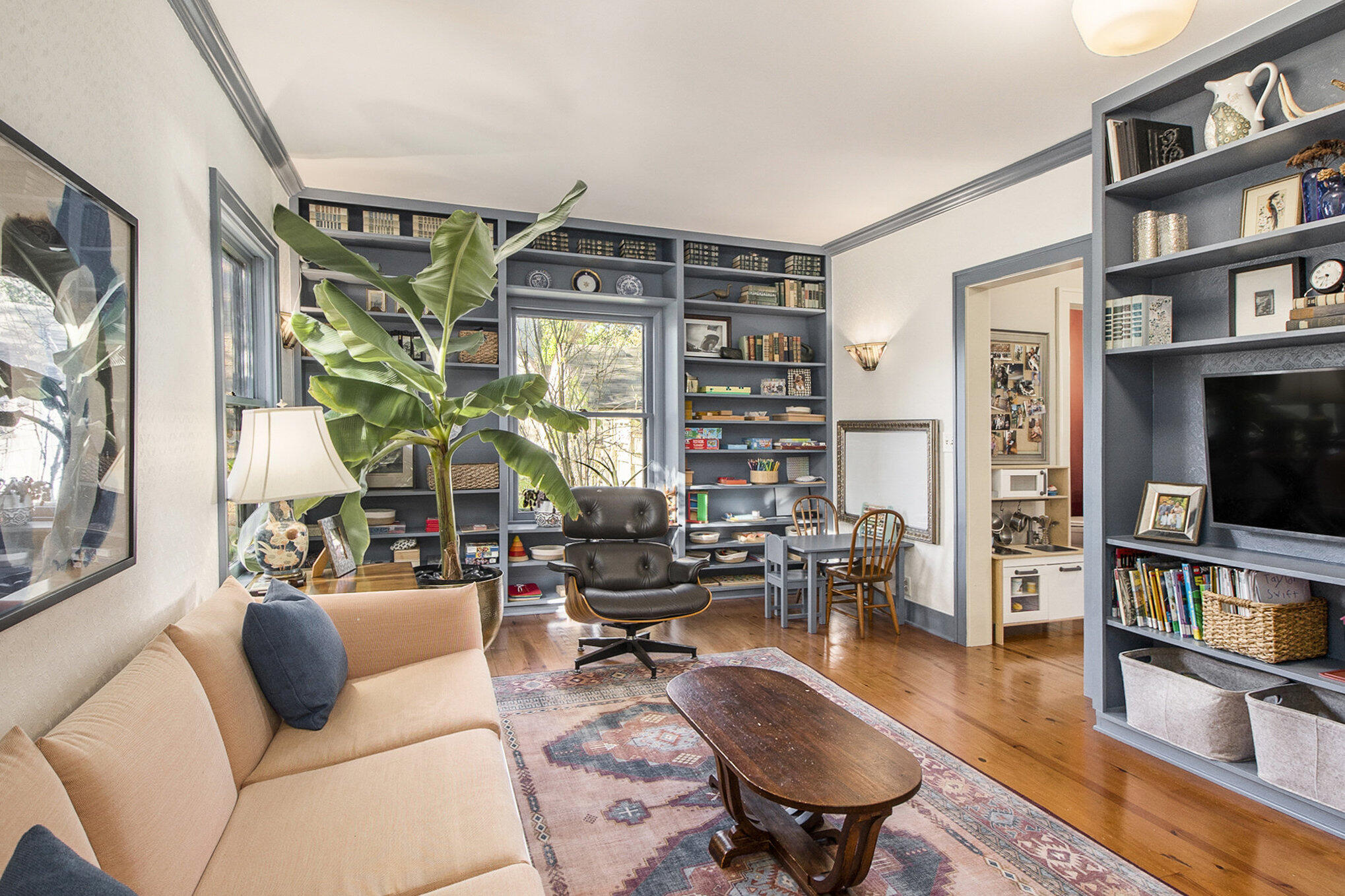 Kalamazoo, Michigan 49008, United States, 4 Bedrooms Bedrooms, ,3 BathroomsBathrooms,Residential,Active,128415