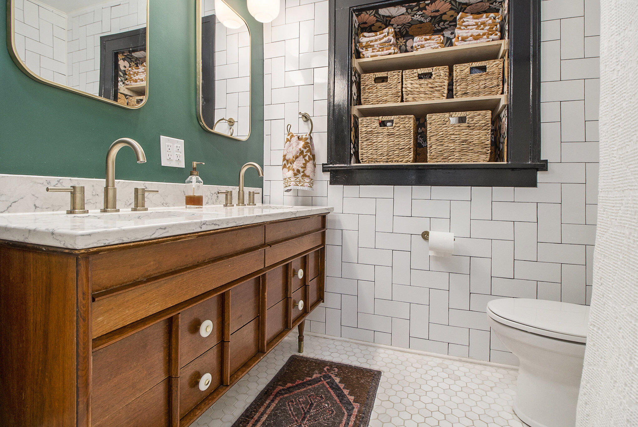 Kalamazoo, Michigan 49008, United States, 4 Bedrooms Bedrooms, ,3 BathroomsBathrooms,Residential,Active,128415